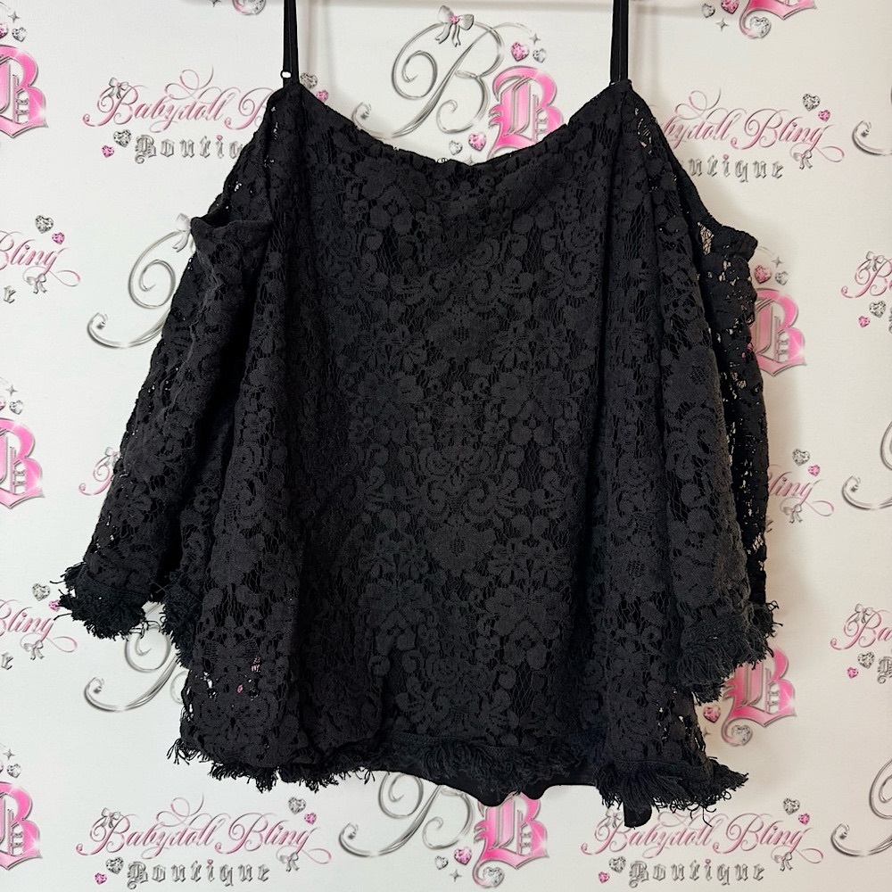 Bailey 44 lace Black flare Ruffled 3/4 Sleeve Blouse floral wide arm flowers